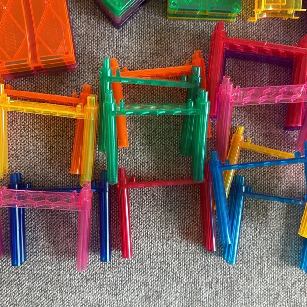 106 PicassoTiles 2-in-1 magnetic marble run set/Racing track set - Picture 10 of 12